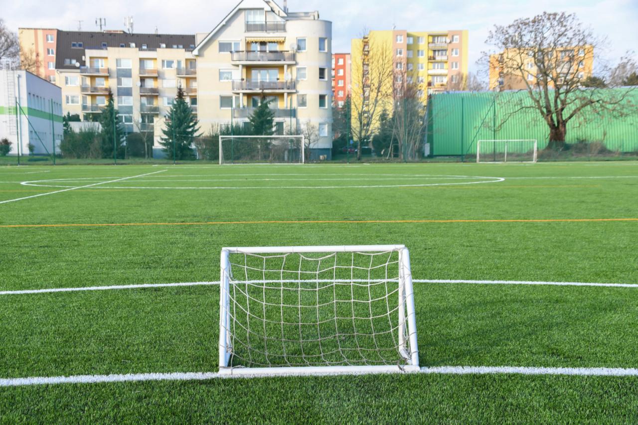 Vynovené športovisko bude slúžiť (nielen) futbalistom rôznych vekových kategórií.