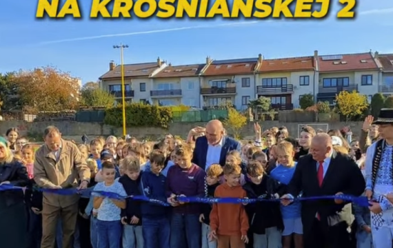 Zrevitalizované športové ihrisko pri ZŠ Krosnianska 2 v Košiciach. FOTO FK KNV/MESTO KOŠICE