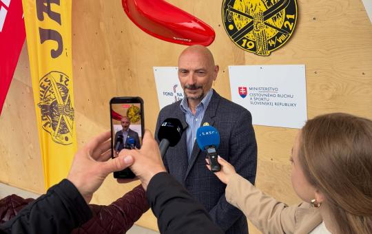 Na snímke Anton Pacek, predseda Slovenského horolezeckého spolku, počas tlačového briefingu pred Európskym pohárom v boulderingu v Liptovskom Mikuláši. FOTO SLOVAKIA CLIMBING EVENTS